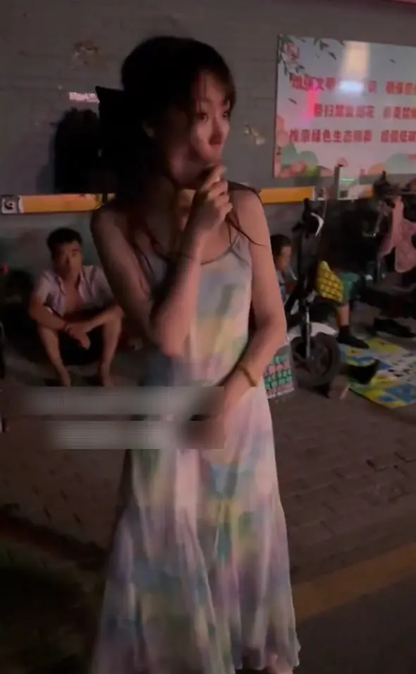 户外人前露出