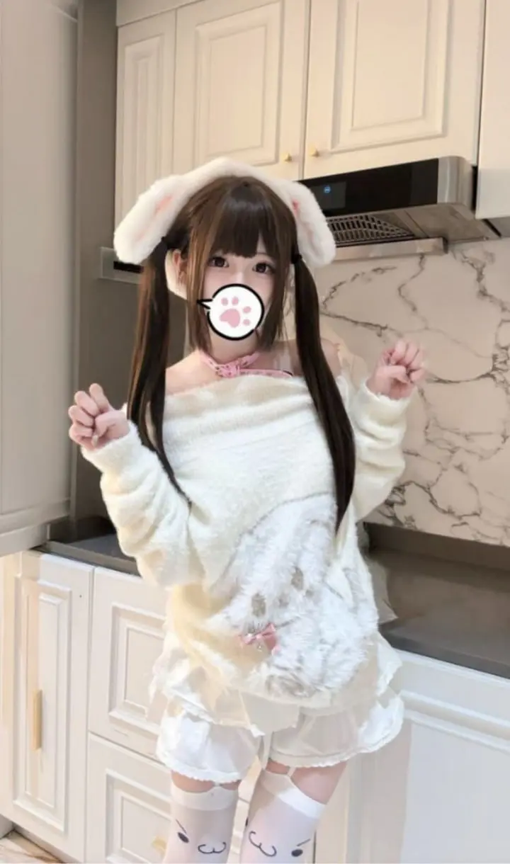 超级可爱的双马尾少萝标准无毛小花园