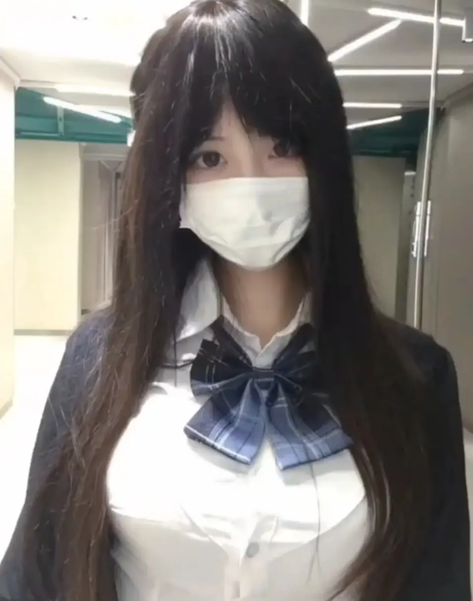 完美身材大奶萝莉！
