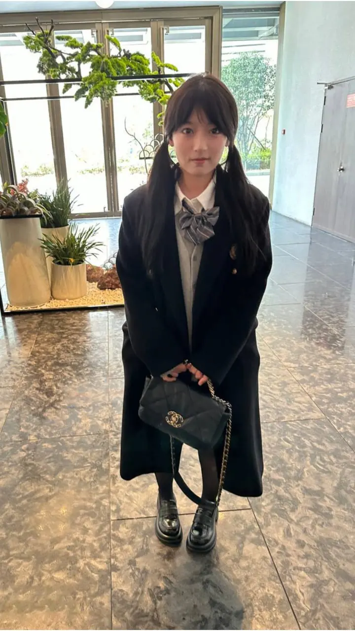 清纯大二学生被调教成母狗参加淫乱派对