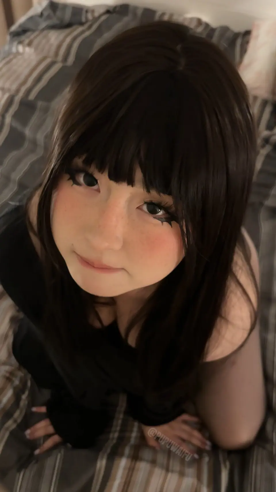 用小脸和小嘴帮哥哥解决晨勃