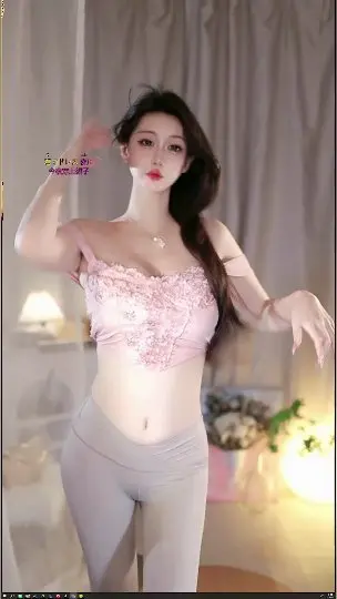 斗鱼主播小百万 粉色蕾丝 紧身瑜伽裤身材绝佳