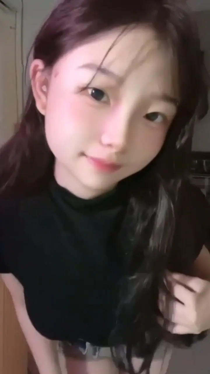 颜值纯欲甜美嫩妹裸舞秀自己完美的身材