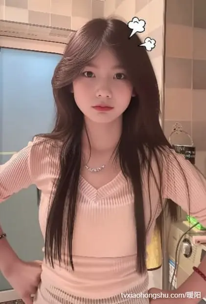 抖音百万粉甜系少女网红跟表弟的床上视频流出~