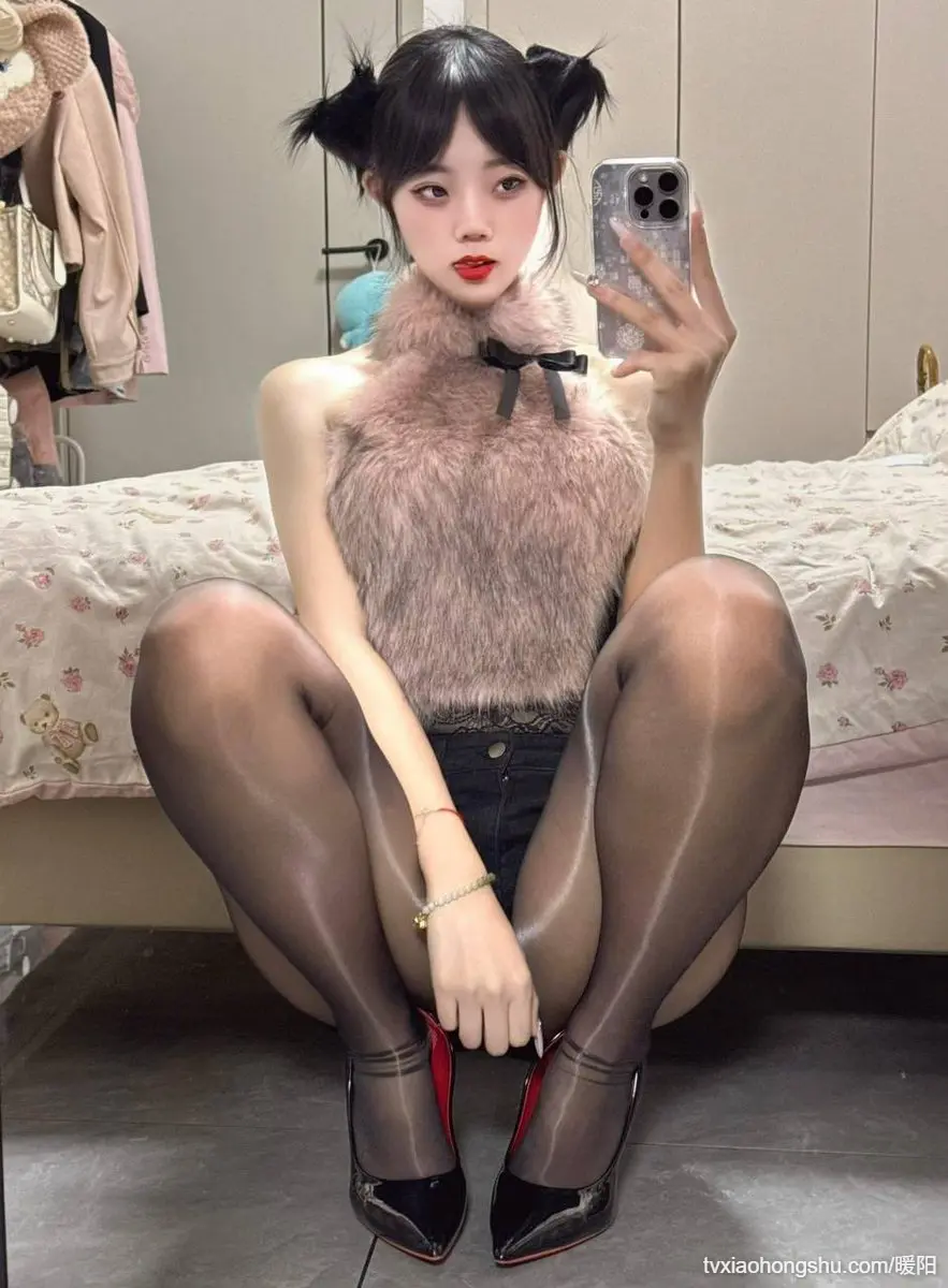 好事终于轮到我，哥哥乱伦我。