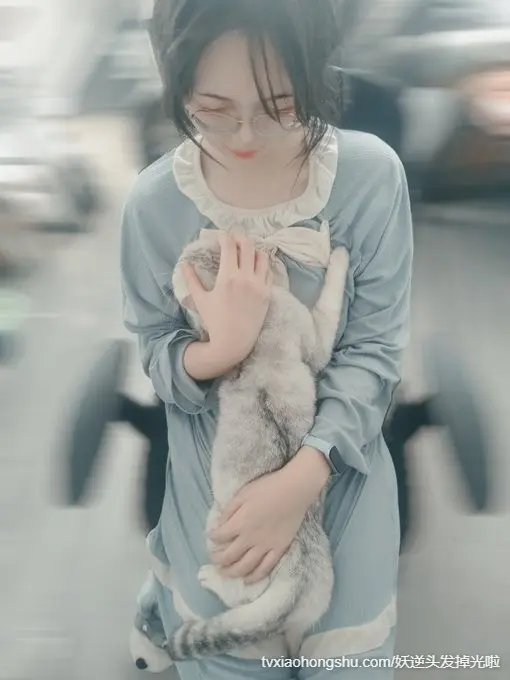 出门逛街喵，累得要死喵