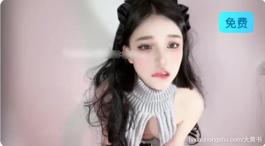 卷发美女家中客厅女上位假鸡巴，叫声销魂动听