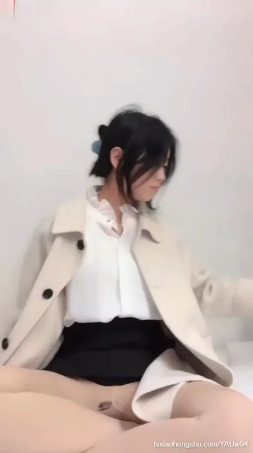 【最新流出-高中生极品萝莉】超嫩粉穴自慰，和男友啪啪