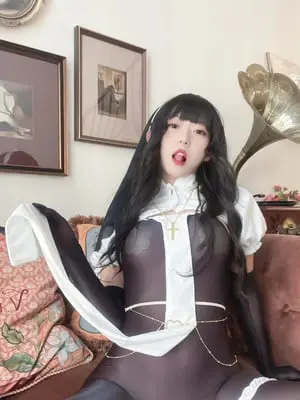 Money冷冷 NO.045 修女
