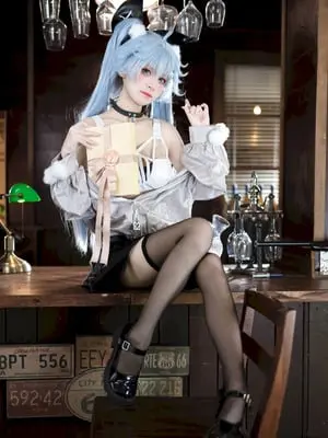 九柒喵 - 芙洛伦 药心 (少女前线)