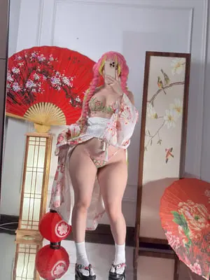 peachuu Mitsuri