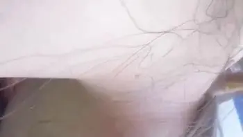 20看着粉嫩的妹妹我忍住不了可妹妹不愿意给我操只能强行拖下她的内裤按着妹妹的头给我_1