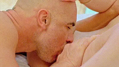 激情夏日度假中！勾引人夫放肆做爱 动图预览