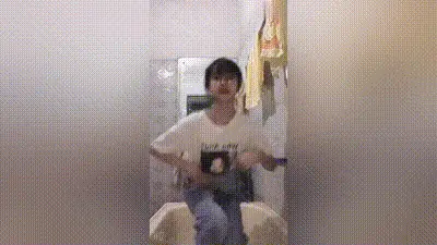 独家泄密很多人找的眼镜娘小萝莉在家跟男友裸聊自慰真嫩 动图预览