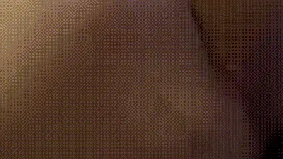 爸妈因为感情问题吵架，父亲出门喝闷酒，禽兽儿子趁半夜跑进房间强奸亲妈，激烈反抗无果还是被儿子扒下内裤 动图预览