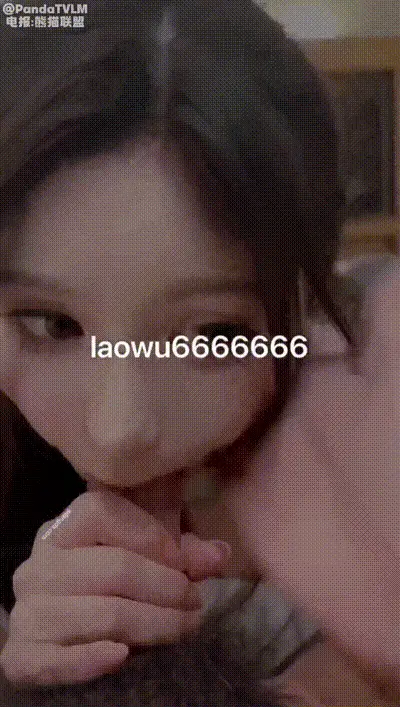 气质超漂亮神仙颜值JK反差女 有一种无辜的眼神让人感觉很乖需要保护的小鸟依人类型 动图预览