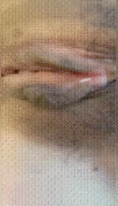 喷血美乳尤物青春嫩穴大秀 动图预览