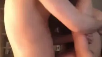 抖音健身网红诱骗女粉丝，拍不雅视频曝光，男网红＋健身女博主潜规则诱骗女粉丝操逼！沙发爆操少妇女粉丝！
