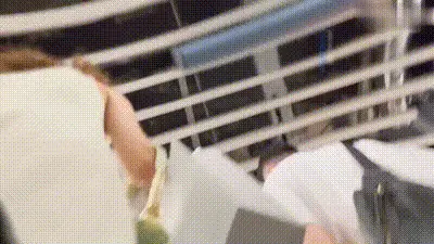 【硬核抄底】美少妇的蕾丝透视骚内太顶了 动图预览