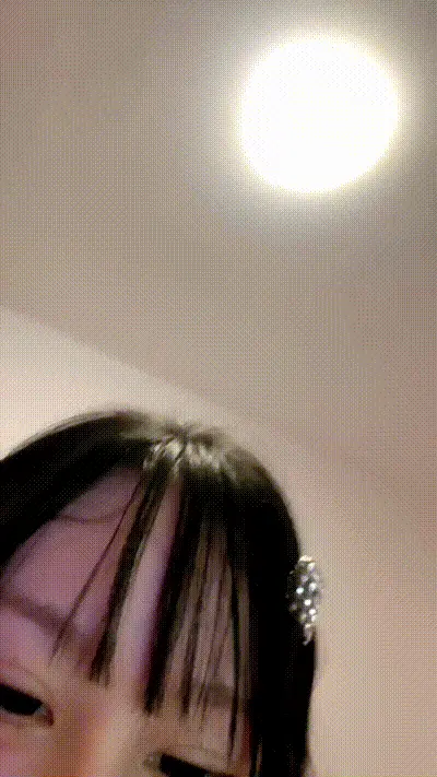 双马尾美女尿能呲一米远，镜头都打湿了，全程露脸丝袜情趣，淫声荡语互动撩骚，道具玩逼爆菊花。 动图预览
