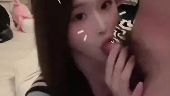 【这真是来者不拒，推特约炮大神男女通吃】如果红姐长这样，其实也不是不行，还有闷骚母狗，主动骑乘尿了男主一身！