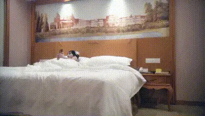 【七天极品探花】加钟啪啪极品小萝莉，镜头前口交后人大力猛操，搞完休息下再来一炮 动图预览