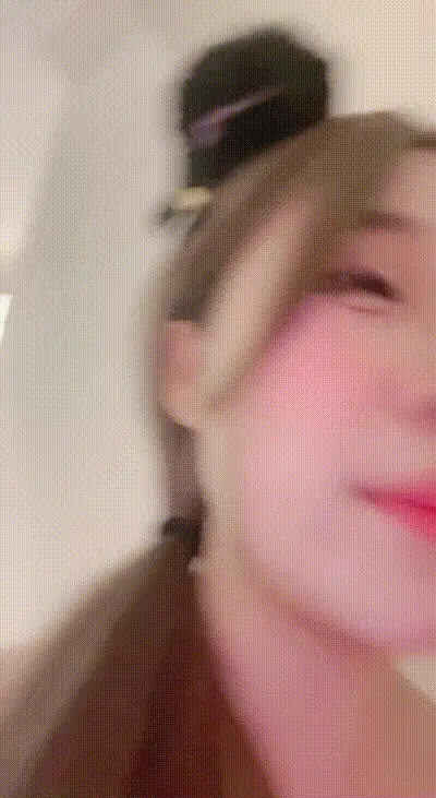 樱桃-看似清纯的妹子，实则内心很淫荡 动图预览