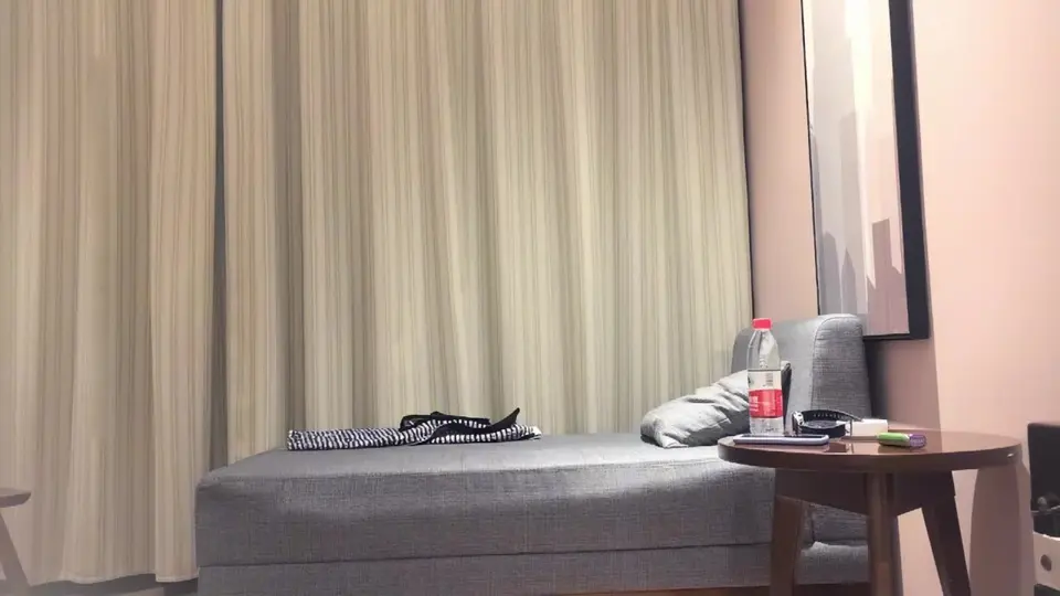 【午夜寻花】高颜值性感大长腿妹子，舔奶摸逼69口交骑脸舔弄，抽插猛操呻吟娇喘诱