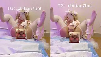 黑丝美腿白虎美穴玻璃棒猛捅。【chitian】