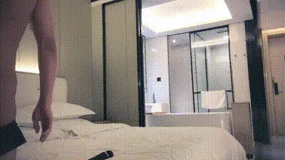 【午夜寻花】运动服逼毛长大黑牛抽插 动图预览