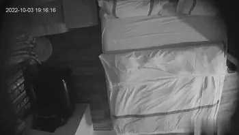 学生小情侣开房妹子对男友的鸡鸡很好奇不停得玩弄