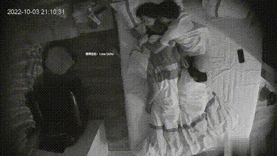 学生小情侣开房妹子对男友的鸡鸡很好奇不停得玩弄 动图预览