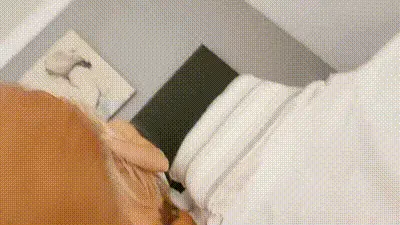 忍不住把鸡巴猛的插进去，啪啪用力狠顶 动图预览