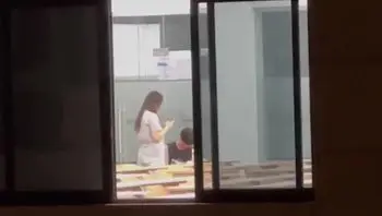 四川传媒学院 又爆出老师和学生教室偷情的瓜