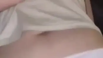 淄博探店女网红 橘子呀 约炮小达人 叫声超嫩表情很销魂 被操还给老公发消息 老公绿到家了 孩子都不是