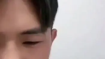 全网疯求6秒原视频！抖音绿帽奴直播闪现自己老婆的巨乳 白嫩丰满的大奶子相当让人着迷！