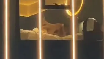 操逼能不能拉个窗帘啊！隆回爱度创想酒店 小情侣打炮不拉窗帘被全网围观！