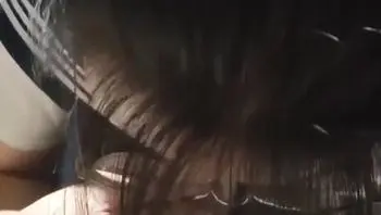 天上的飞机最快 地上的眼镜最骚，白天在学校是乖学生 晚上在家是小母狗，一边挨操一边被羞辱 高颜值小情
