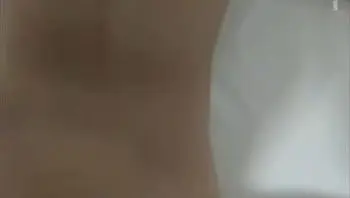 绿帽淫妻瘾犯了 绿帽奴迷翻自家漂亮的小女友 找来朋友一起来玩3P 可怜女友被两变态各种玩弄视频流出