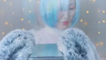 蓝发古灵精怪的她【MissWarmJ】