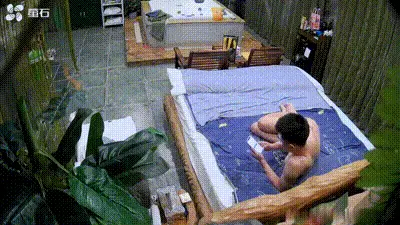 极品好身材女友和男友开房 各种姿势玩了一天 美女弯腰舔屌的那一刻瞬间破防了 乖巧听话超配合 动图预览
