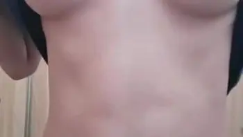 南京艺术学院学生妹【杨妍】用镜头记录自己羞羞的视频