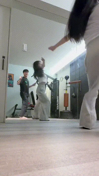 沒化妝 沒打扮 沒運鏡 沒美顏 沒🤍就跟我愛Karina 一樣的存粹 动图预览