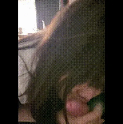 分享工作室兄弟的女朋友 长得非常清纯很开放 一次在夜店玩的时候 我们背着兄弟去厕所内射她！ 动图预览