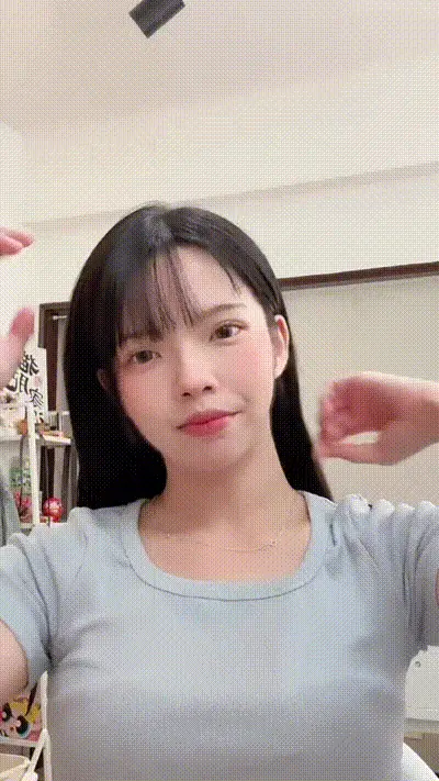 露腋下比露奶不好意思 动图预览
