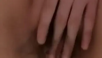 清纯时尚恋爱脑少女