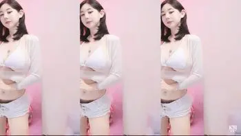韩国SOOP女主播_ 娜娜 白色比基尼大秀巨乳