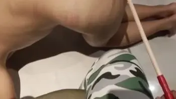 虽然长相有点肉肉的感觉，但是这种腿又长又直，就是屁股稍微看起来小了点