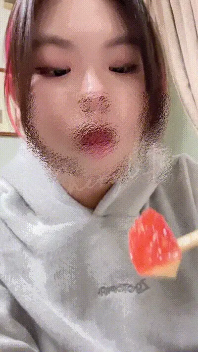 想象我吃的是大鸡巴~ 动图预览