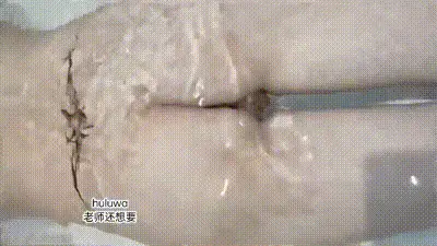 最新泄密反差大学生比基尼诱惑被顶花心 动图预览